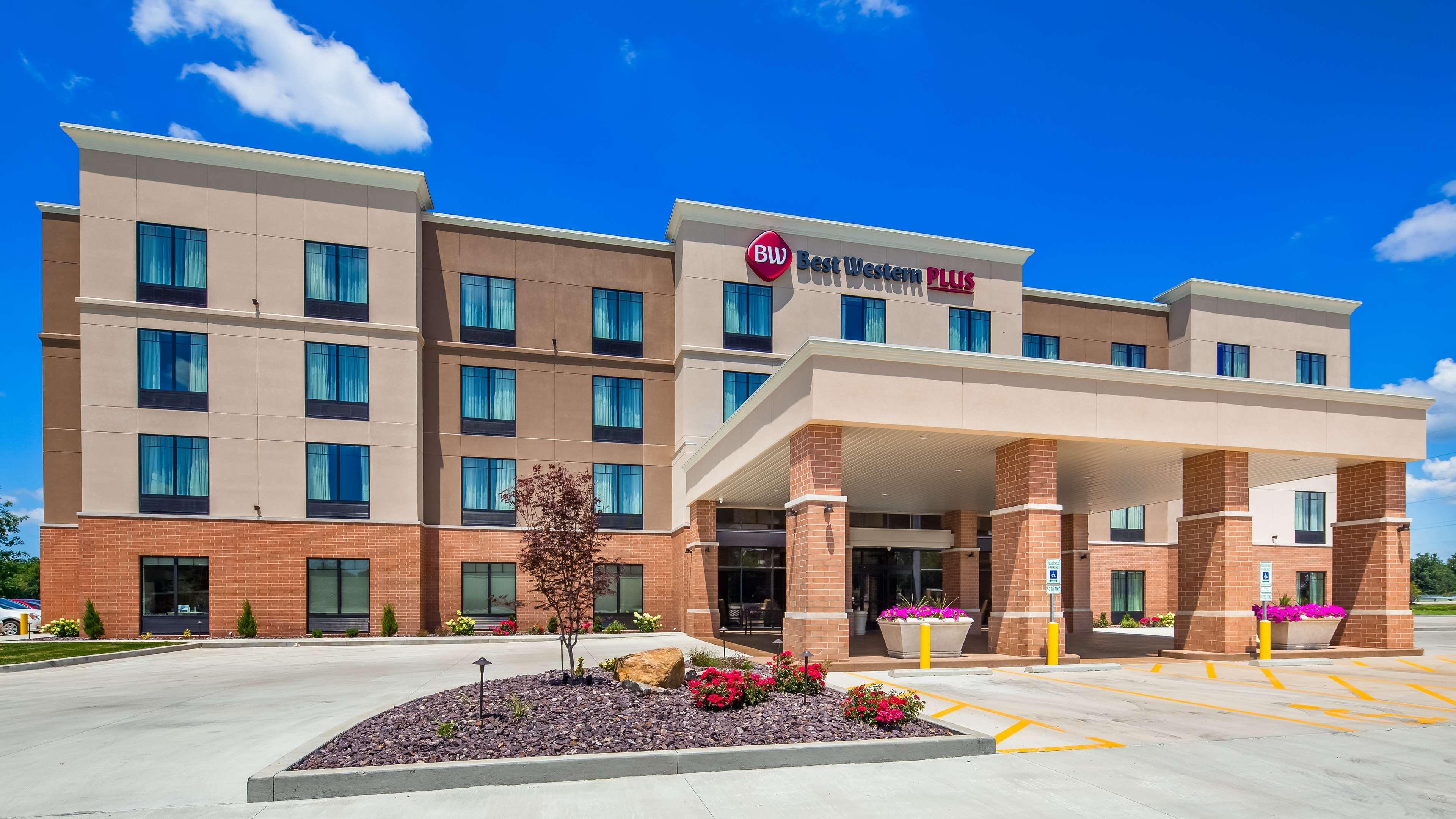 Best Western Plus Hobby Airport Inn And Suites Houston Exterior photo