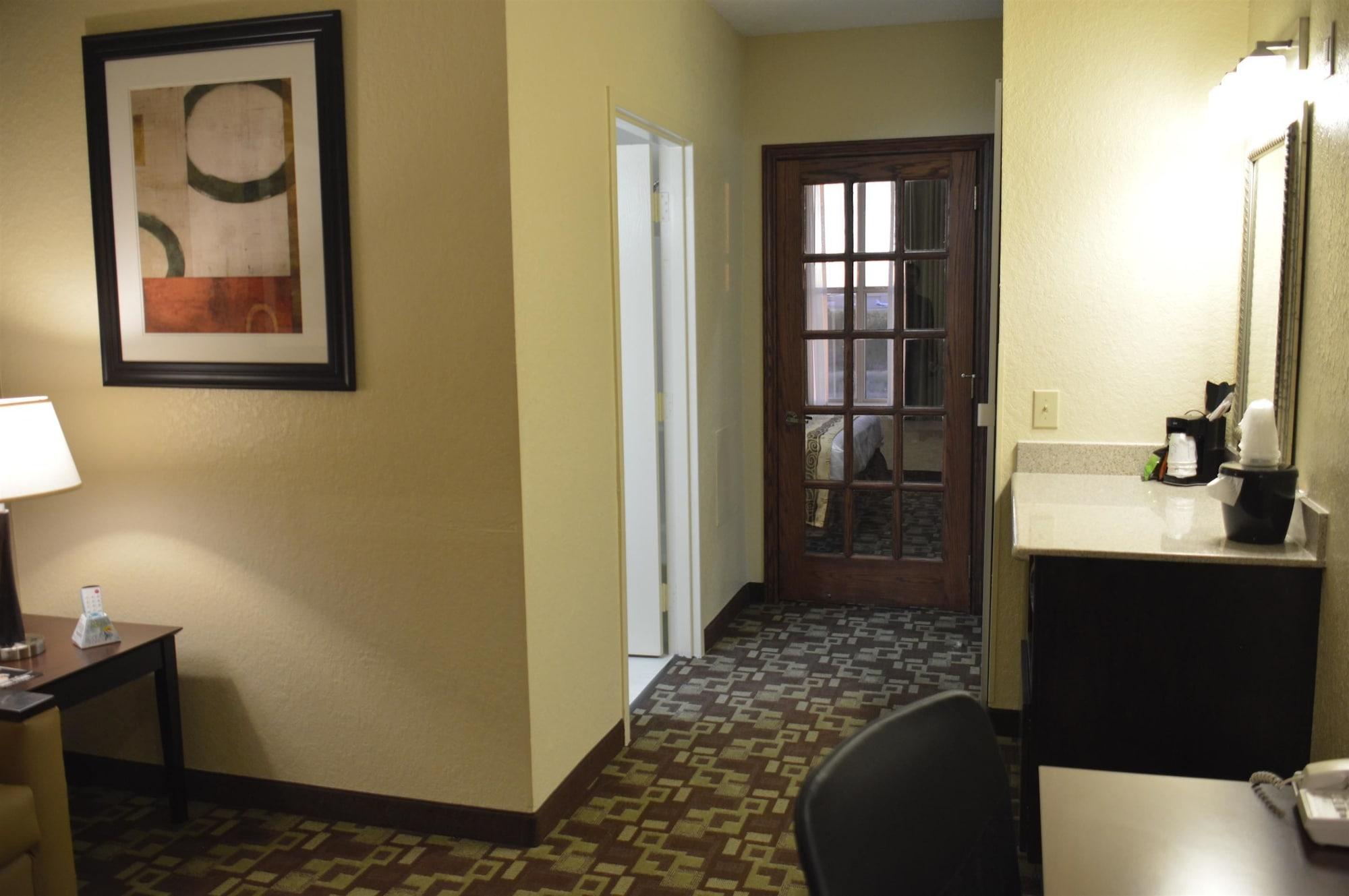Best Western Plus Hobby Airport Inn And Suites Houston Exterior photo
